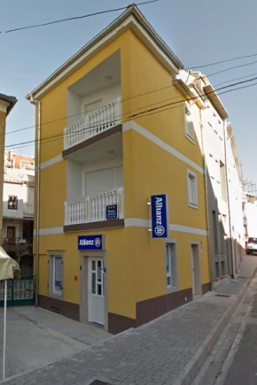 Apartments with a parking space Novi Vinodolski - 19089